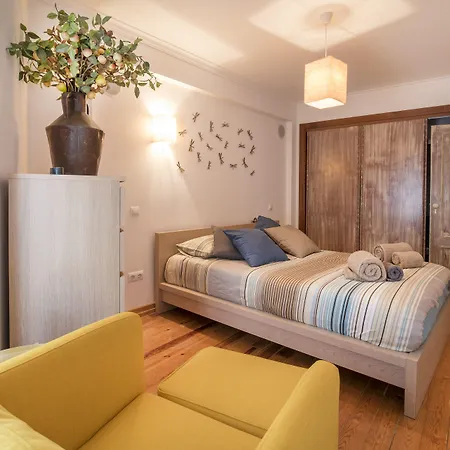 Grand Parliament Duplex By Homing Apartment