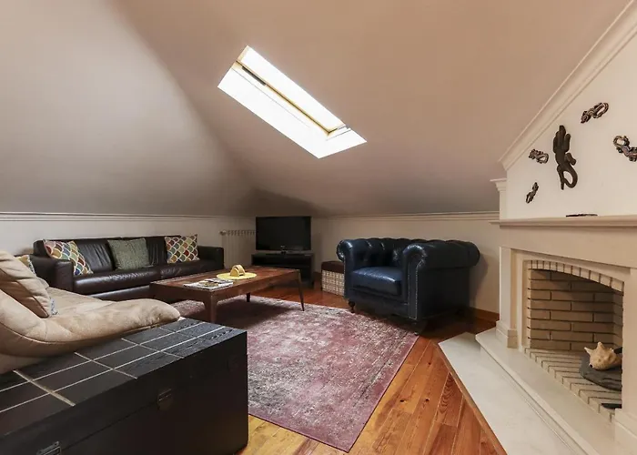 Grand Parliament Duplex By Homing *